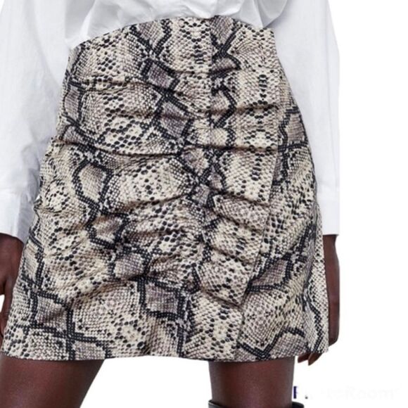 Zara Snakeskin Ruffle Patterned Pencil Mini Skirt  Size Medium - Picture 5 of 5